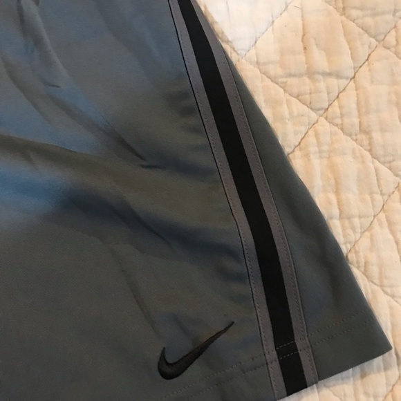 🏃NIKE Athletic Shorts - Picture 3 of 6